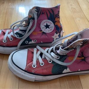 Colourful flower print Converse